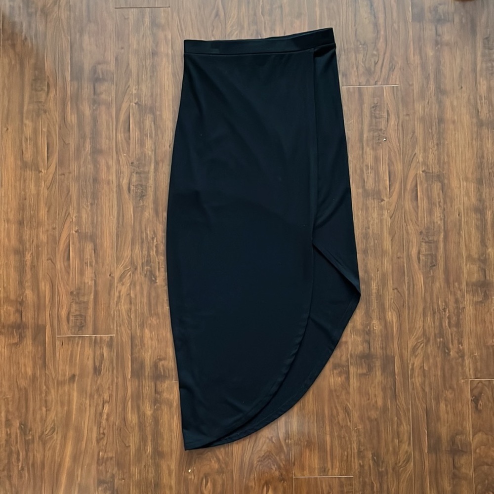 ⭐️3/$15 Asymmetric slit skirt